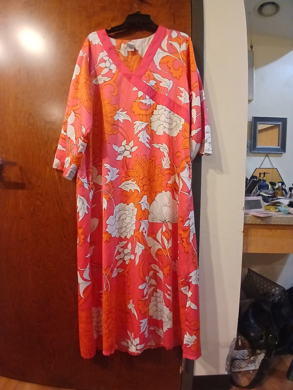 NWOT/ NATORI floral short sleeve kaftan